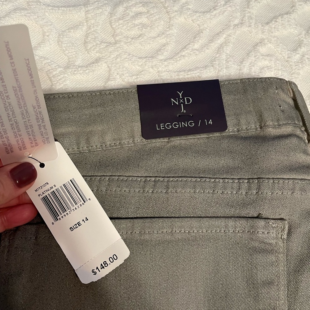 NYD jeans in grey